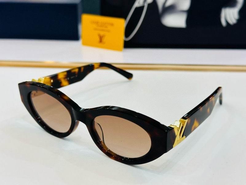 LV Sunglasses 913